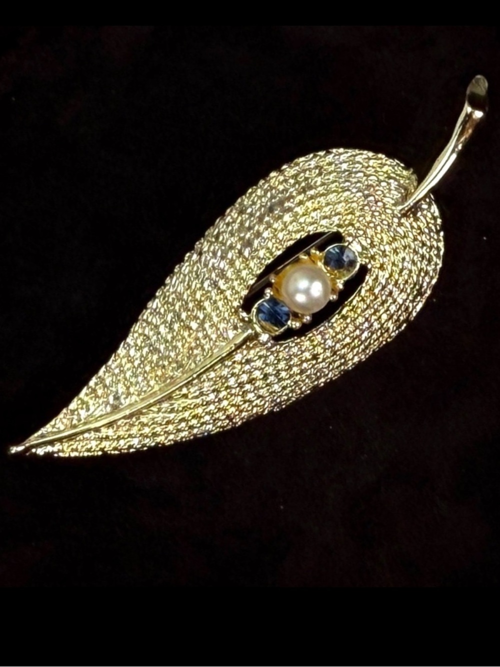 Vintage Goldtone Textured Leaf Brooch Blue Accents Cream Center Botanical Pin